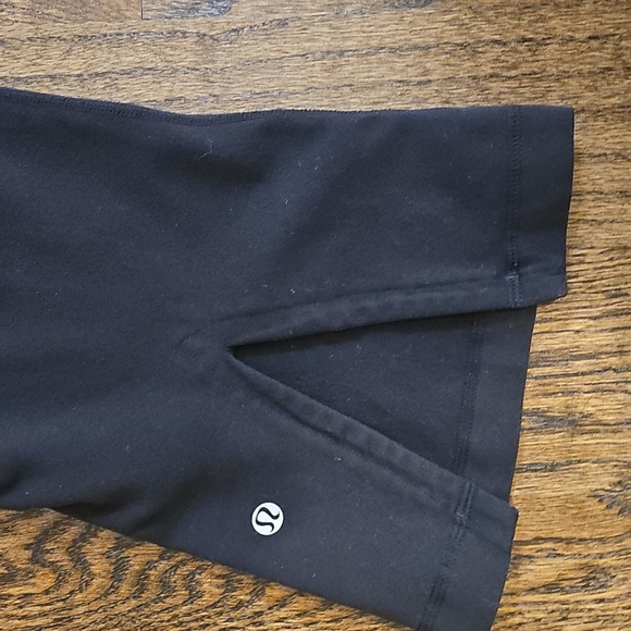 Lululemon Athletica Midnight Black Cropped Leggings - Picture 2 of 8